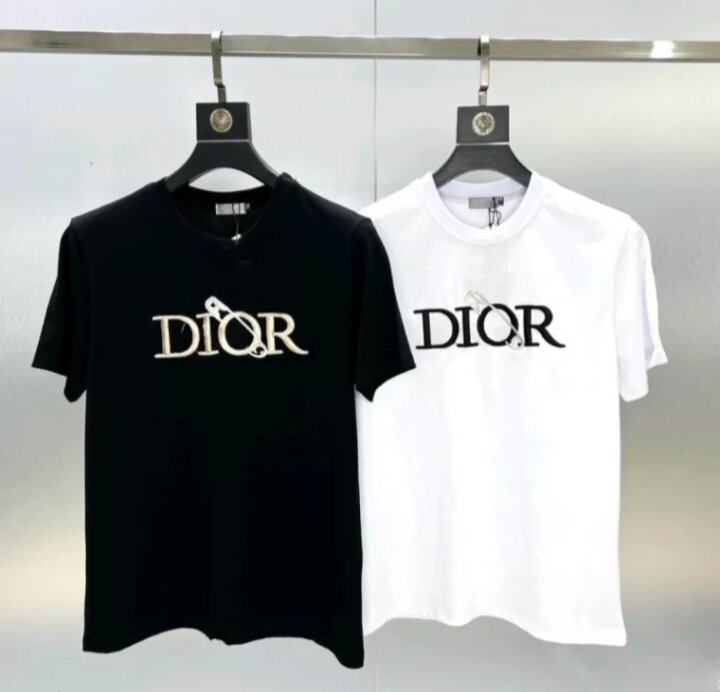 Chi tiết hơn 77 về dior safety pin t shirt mới nhất cdgdbentre.edu.vn