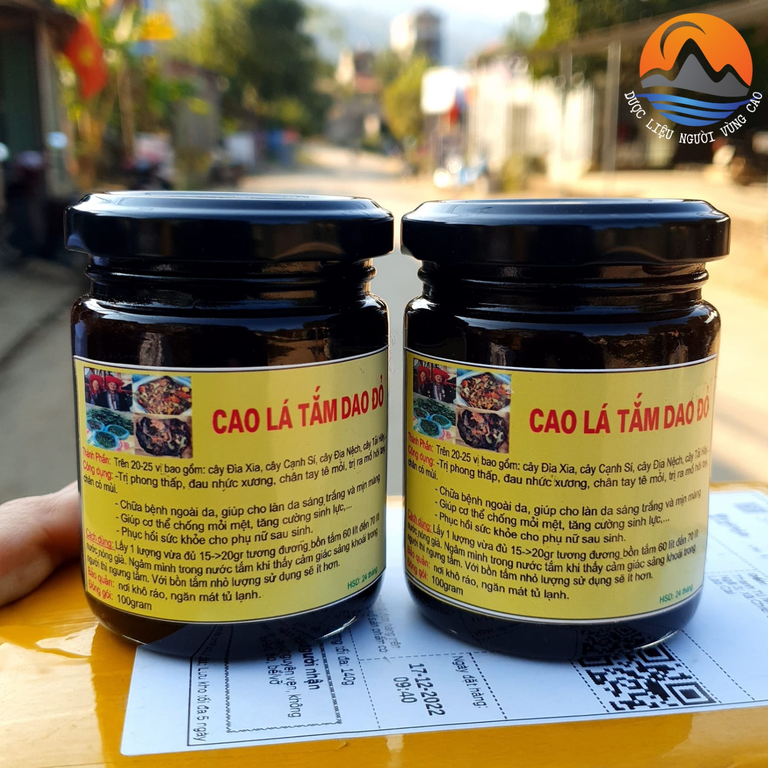 Cao lá tắm người dao đỏ sau sinh sapa chính hiệu, nấu, chắt lọc, cô đặc thủ công. Cao lá tắm thảo dược cho bé sơ sinh, cho mẹ sau sinh, xả xui