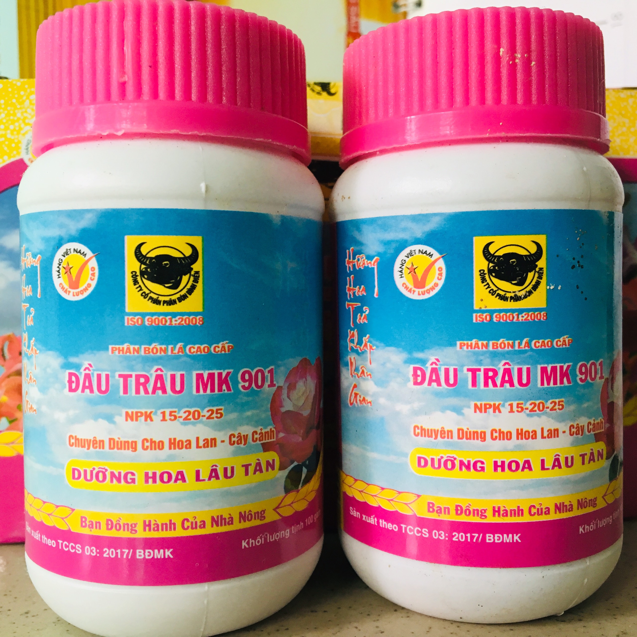 Phân bón đầu trâu 901 - dưỡng hoa, đẹp quả, to củ, xanh lá