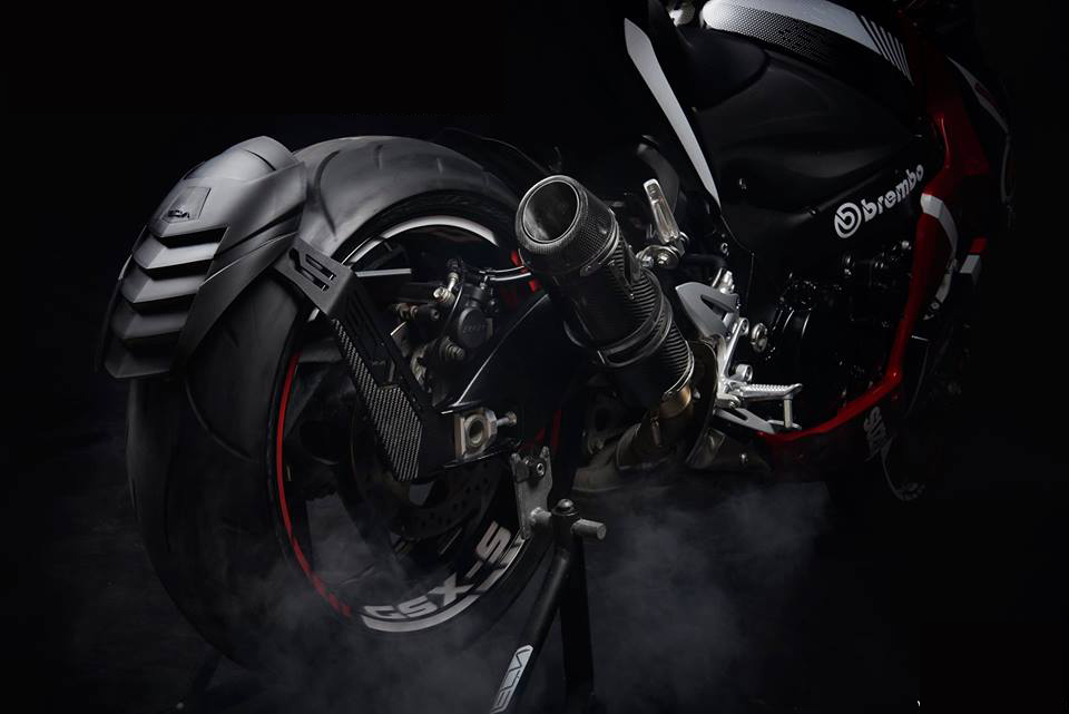 (CHÍNH HÃNG)Chắn Bùn Yamaha R15 Hãng Leon(Sản Phẩm Nhập từ Thái Lan)