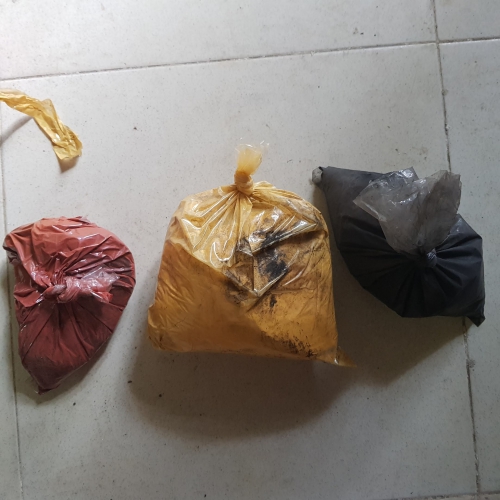 Bột màu cato vàng đỏ chu đen 2 lạng