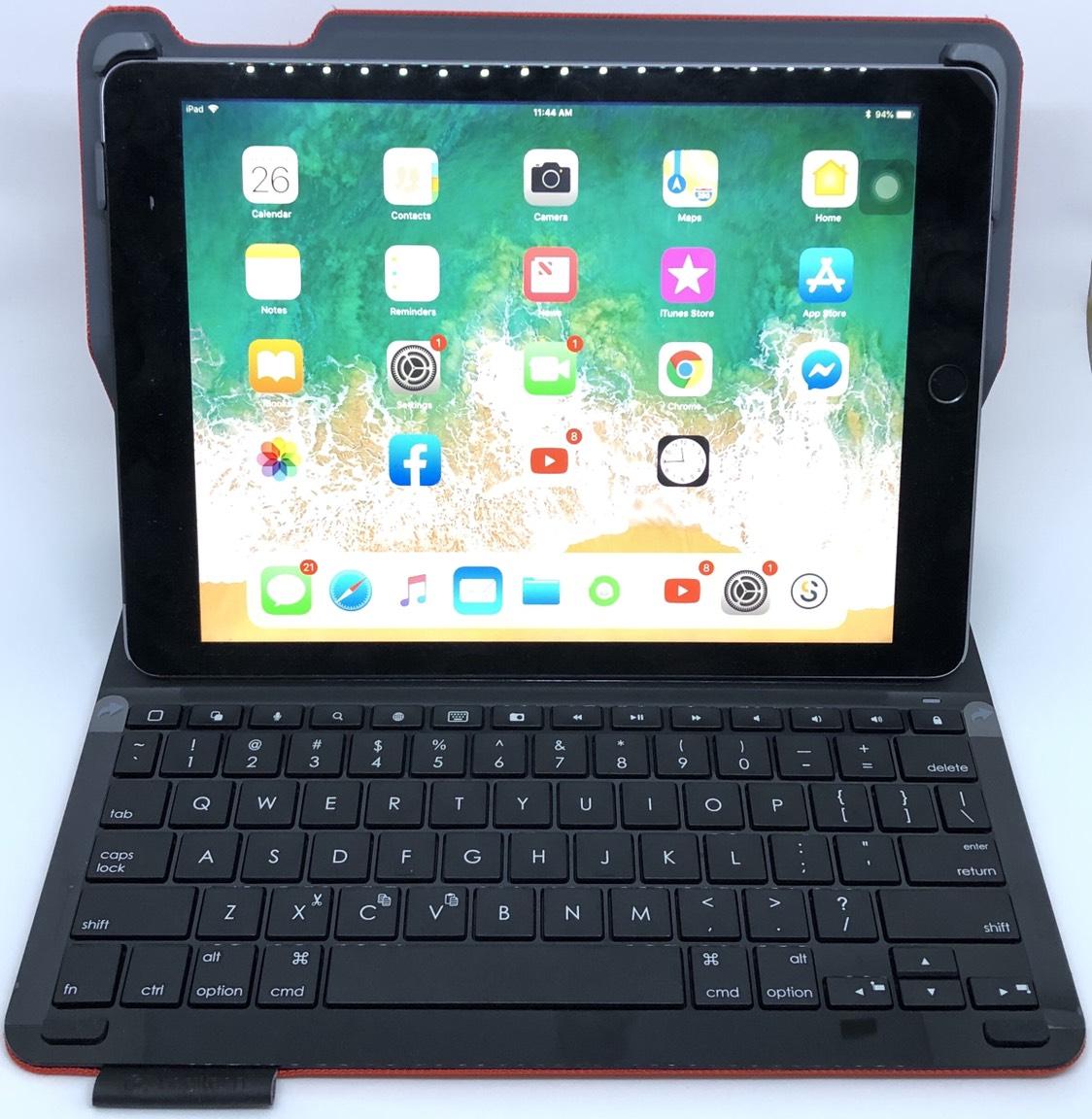 Bàn phím ipad 6th 2018 hiệu logitech type + bluetooth kiêm bao da bảo vệ mới full box