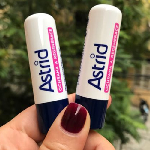 Son dưỡng môi từ mỡ hươu Astrid 4.8g