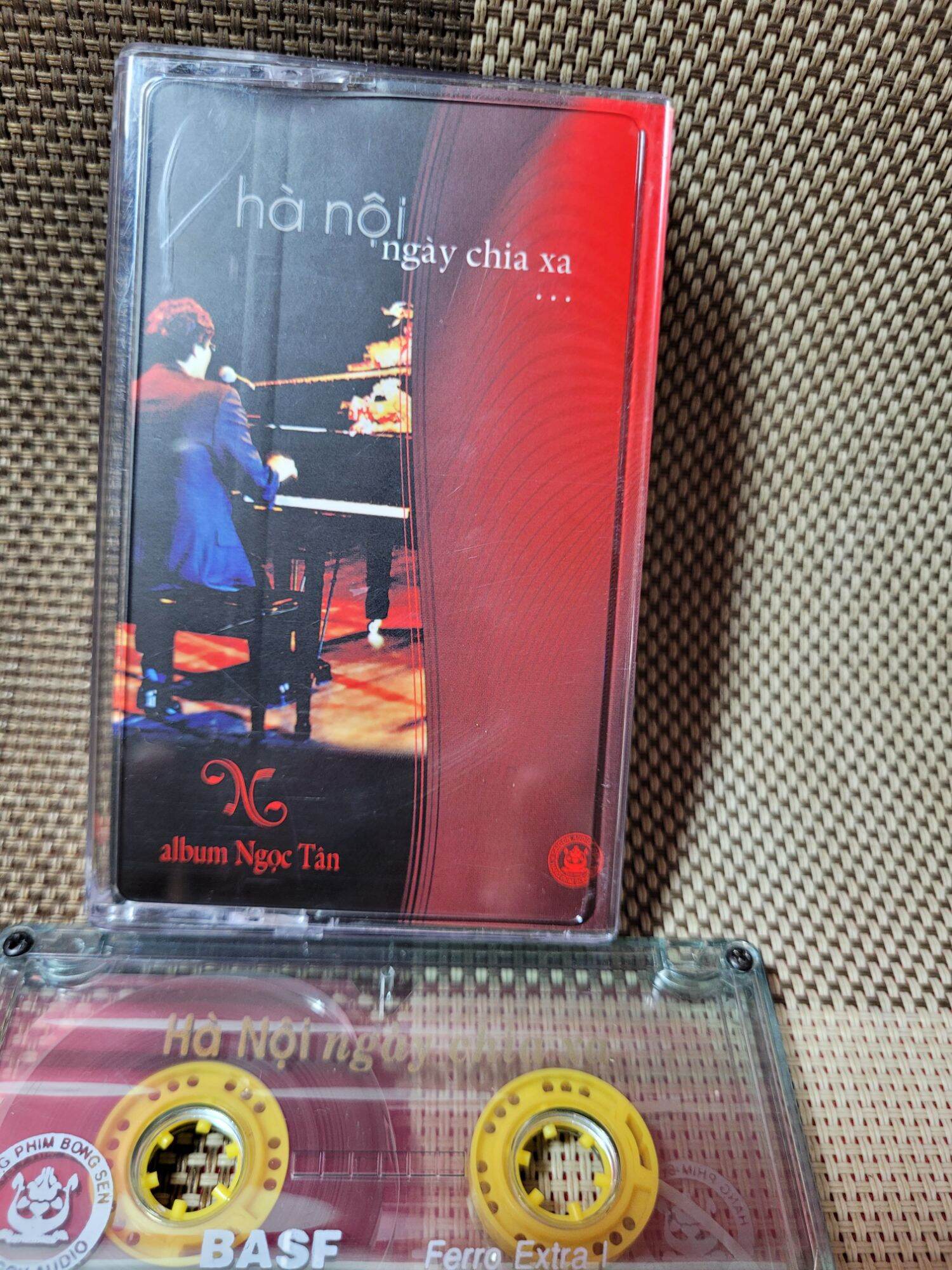 Băng Cassette Ngọc Tân Vol 3 HÀ NỘI NGÀY CHIA XA mới, Chính hãng Saigon Audio. Âm thành tốt