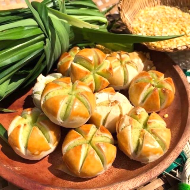 Bánh cơm dừa non xào sầu riêng lá dứa lon 400g