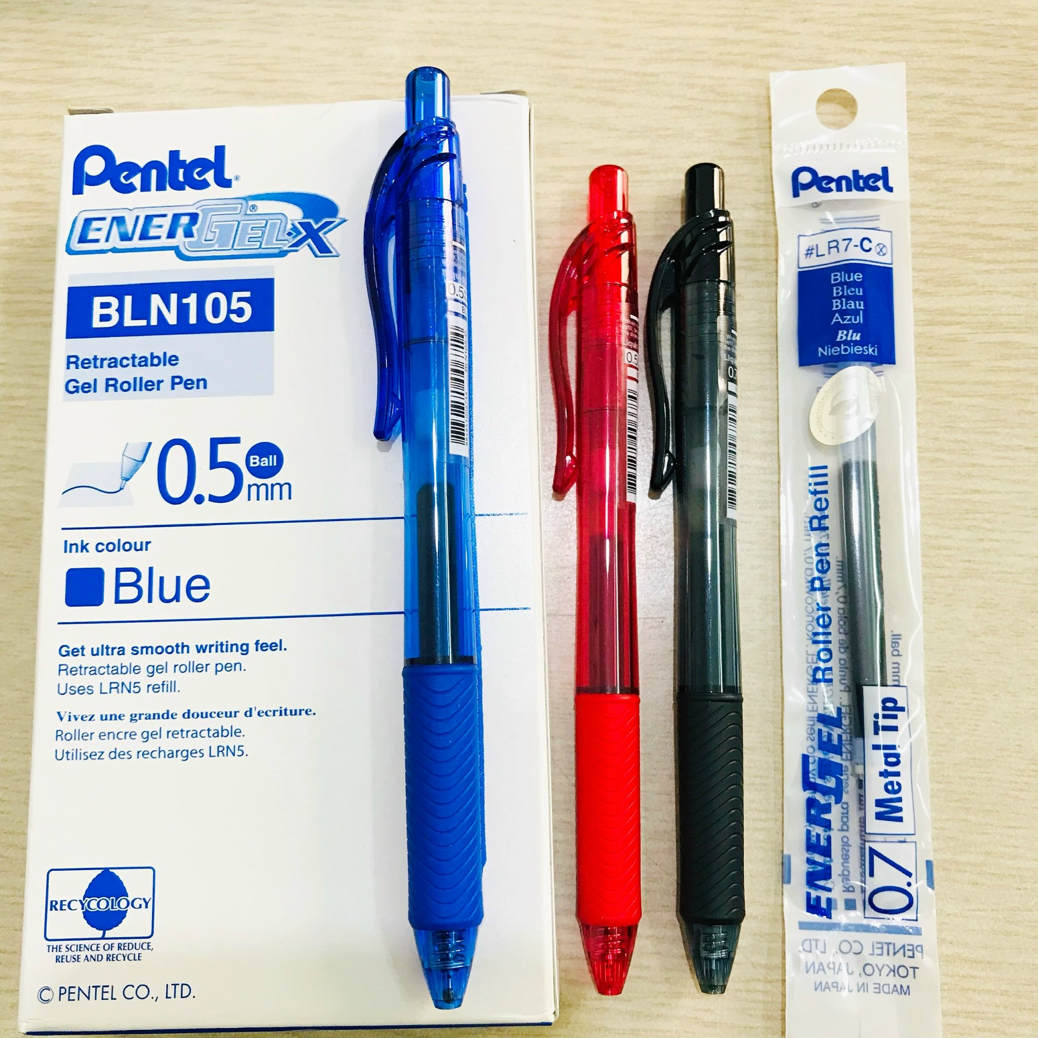 Bút gel Pentel dạng bấm, viết mực nước Pentel energel nét 0.5/ 0.7/ 1.0 mm mực xanh/ đỏ/ đen- Ruột thay thế