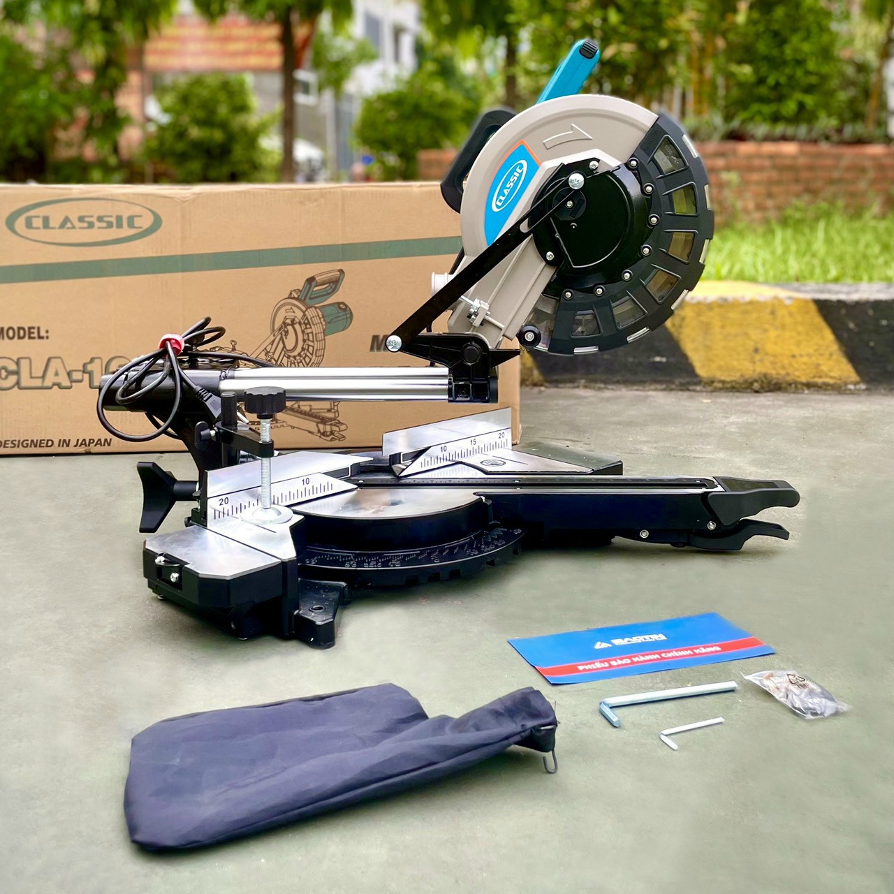 Máy cắt nhôm có nghiêng có trượt classic cla-1030 công suất 2000w, thanh trượt 34cm - tặng kèm lưỡi cắt gỗ 255mm