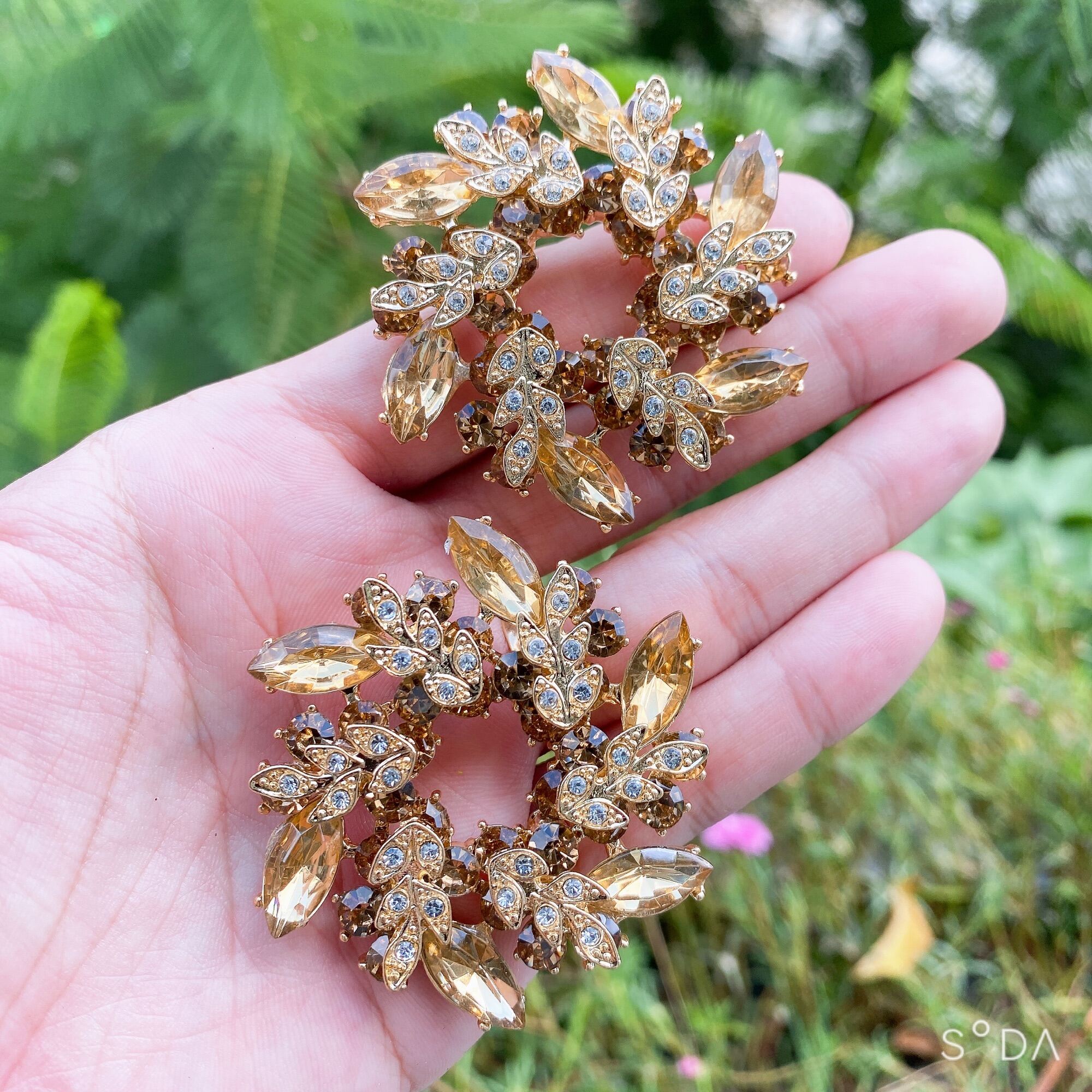 Bộ 2 Charm Nguyệt Quế Vàng Đồng gắn dép lào