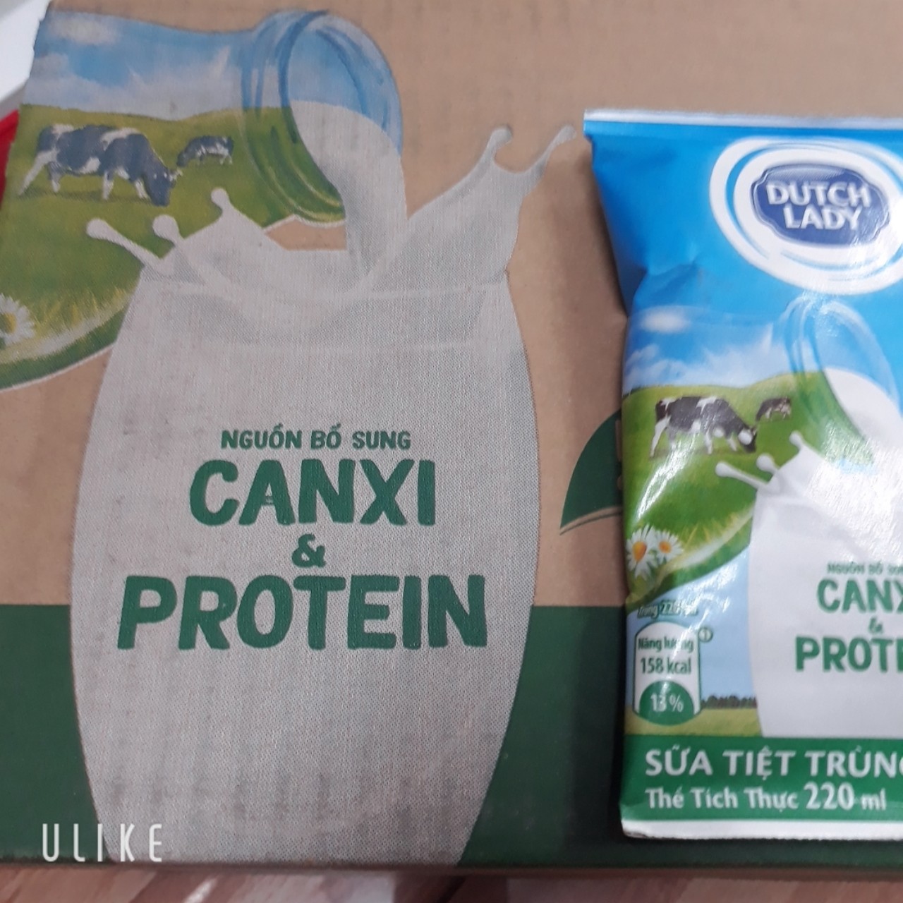 Thùng sữa cô gái hà lan bịch 220 ml có đường