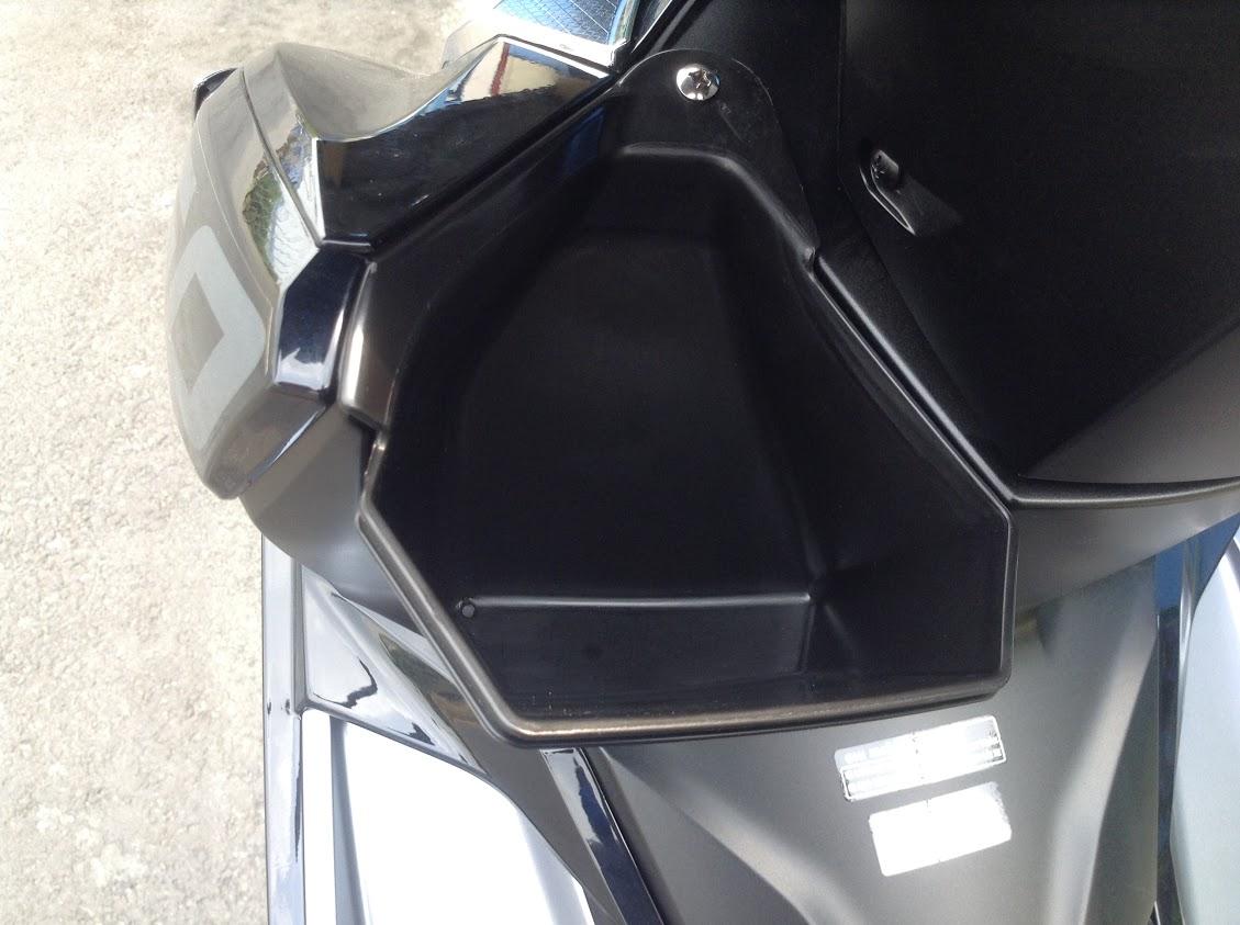 Học đựng đồ airblade 2020 màu khói