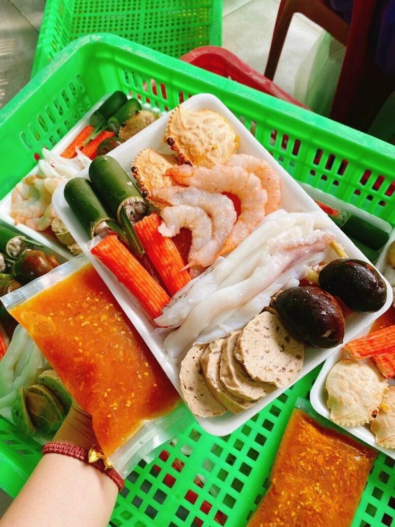 Set lẩu hải sản kèm nước cốt lẩu
