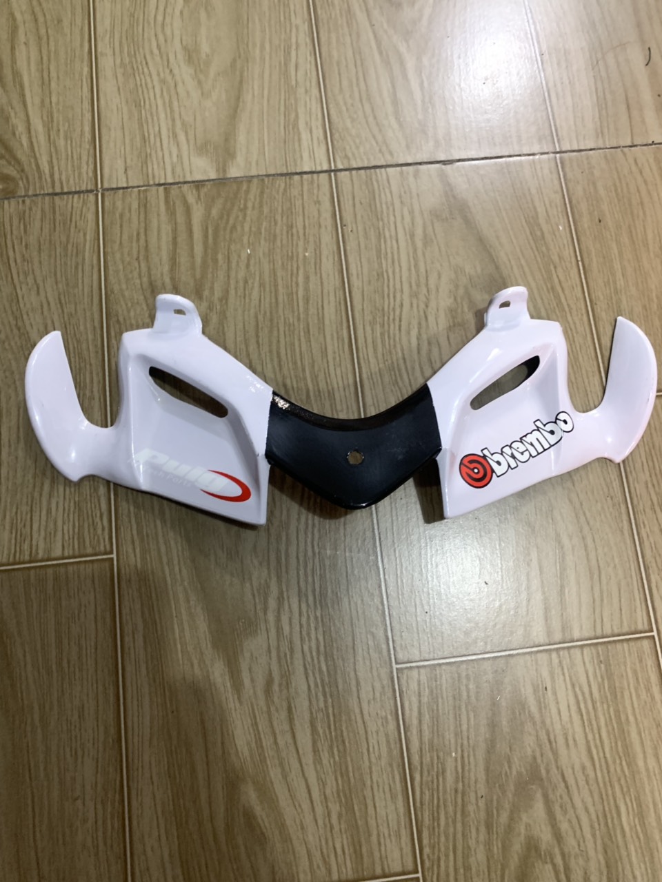Cánh gió x e exciter 150 màu trắng