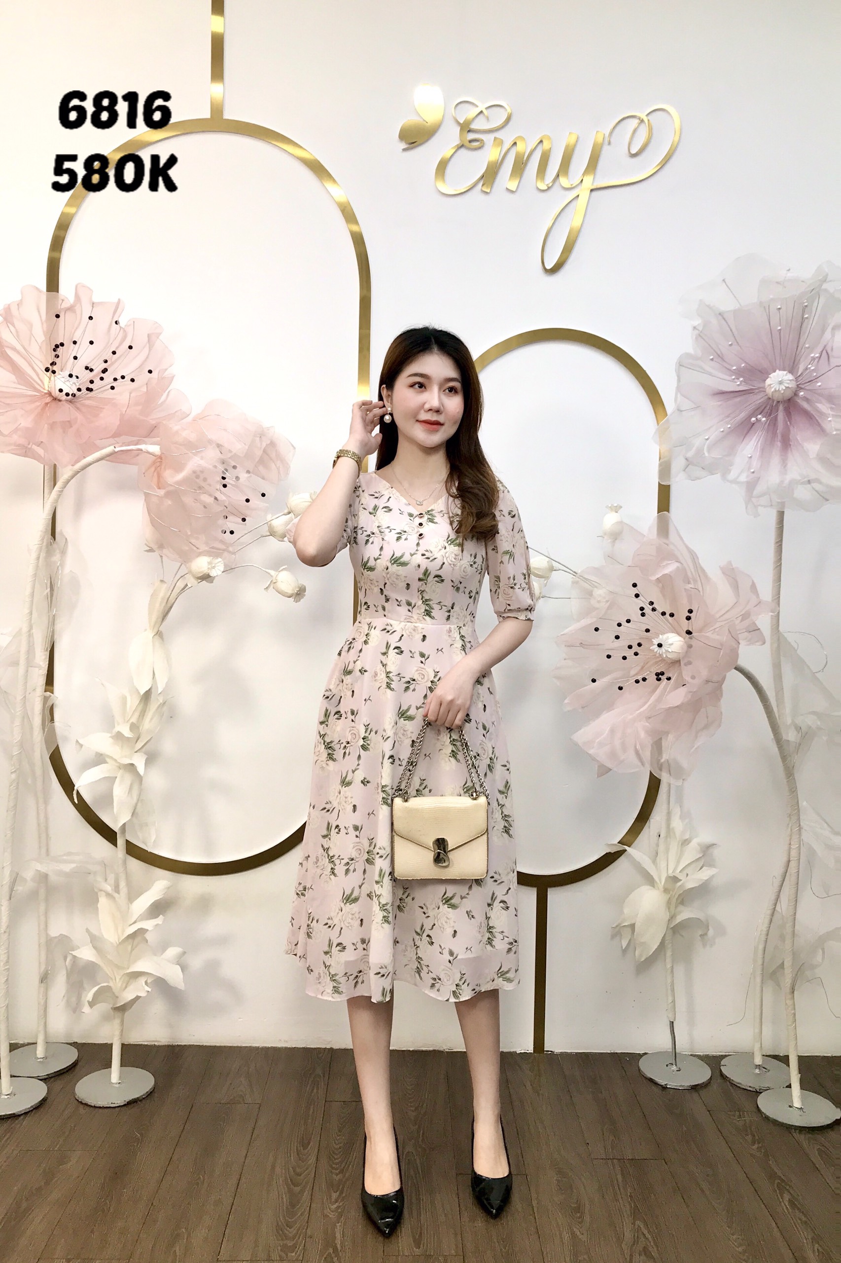 Đầm emy em6816 xoè cổ v tay khoét