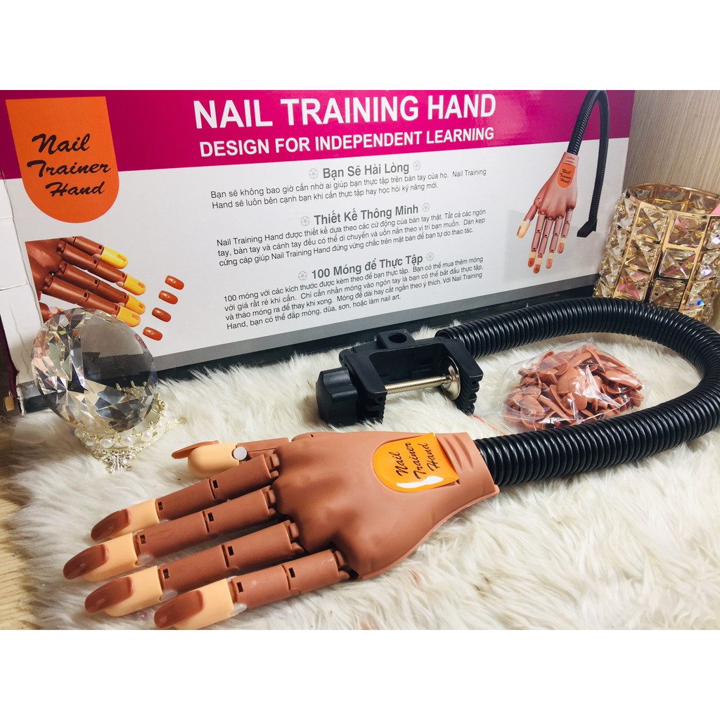 Bàn tay có khớp tập làm nail