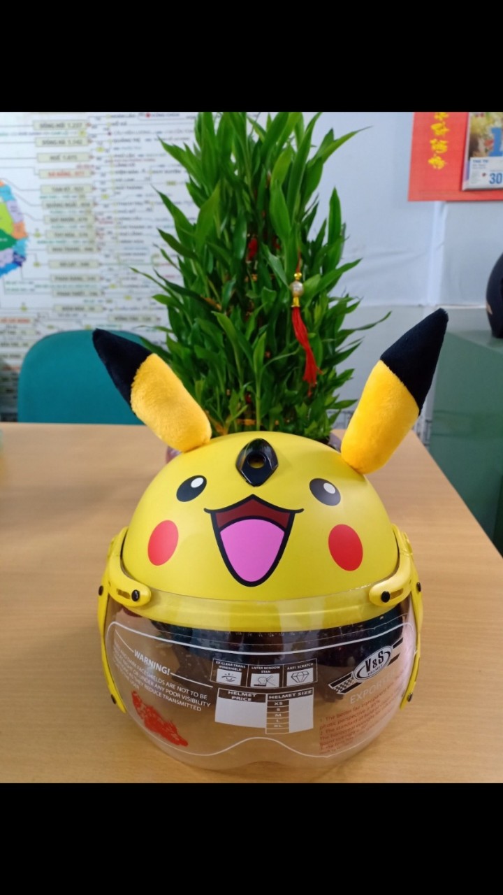 Nón bảo hiểm trẻ em pikachu có kính v&s helmet cho bé từ 718tuổi màu vàng