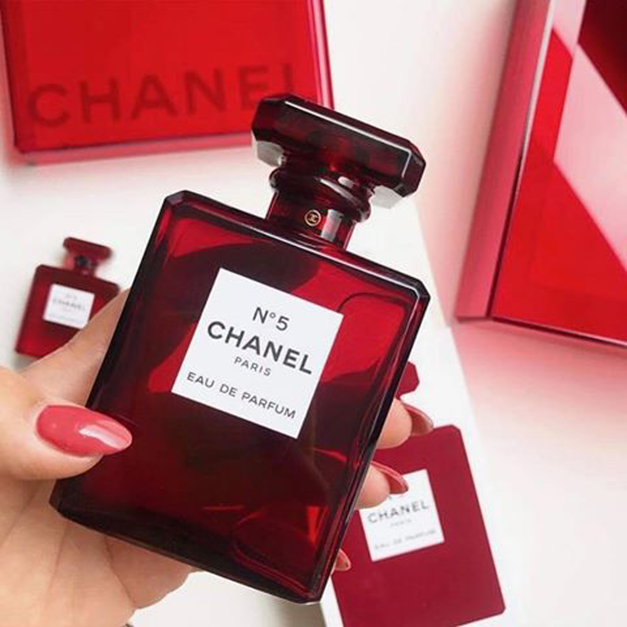 Nước hoa nữ paris đỏ