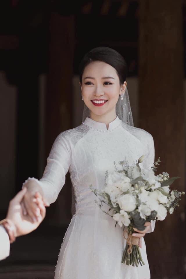 Áo dài gấm tơ vải mềm mại, áo dài gấm tơ co dãn