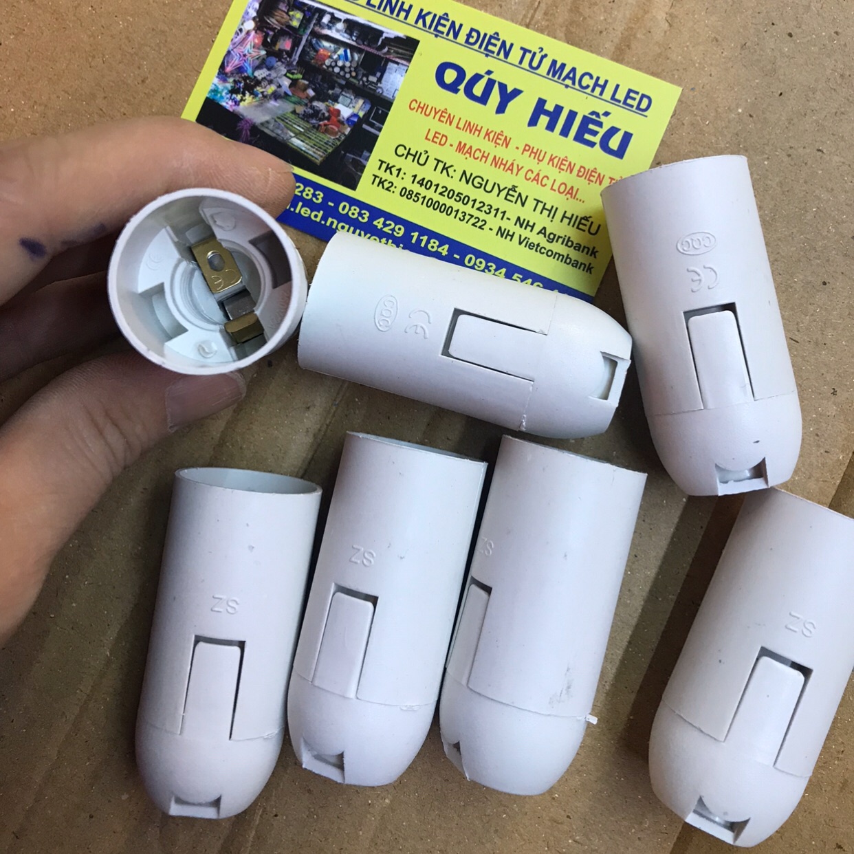 5 chiếc đui đèn E14 cho bóng dạng đui nhỏ