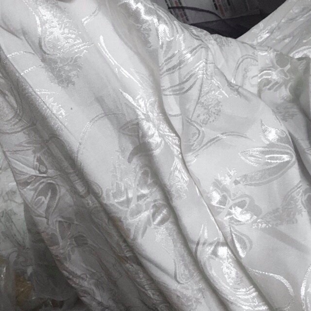 Vải gấm trắng thêu bóng khổ 1,5m bán từ 1m may áo cách tân, rèm, ga gối siêu sang của Vải rẻ HB shop