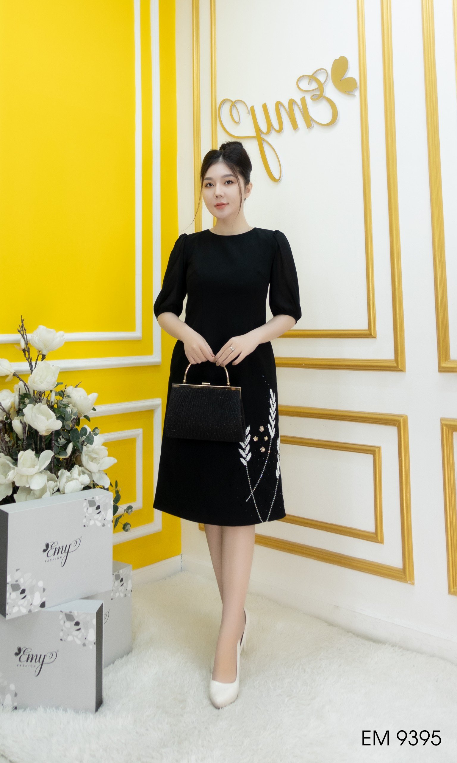 Đầm EMY EM9395 Suông Đen Tay Lỡ Kết Hạt