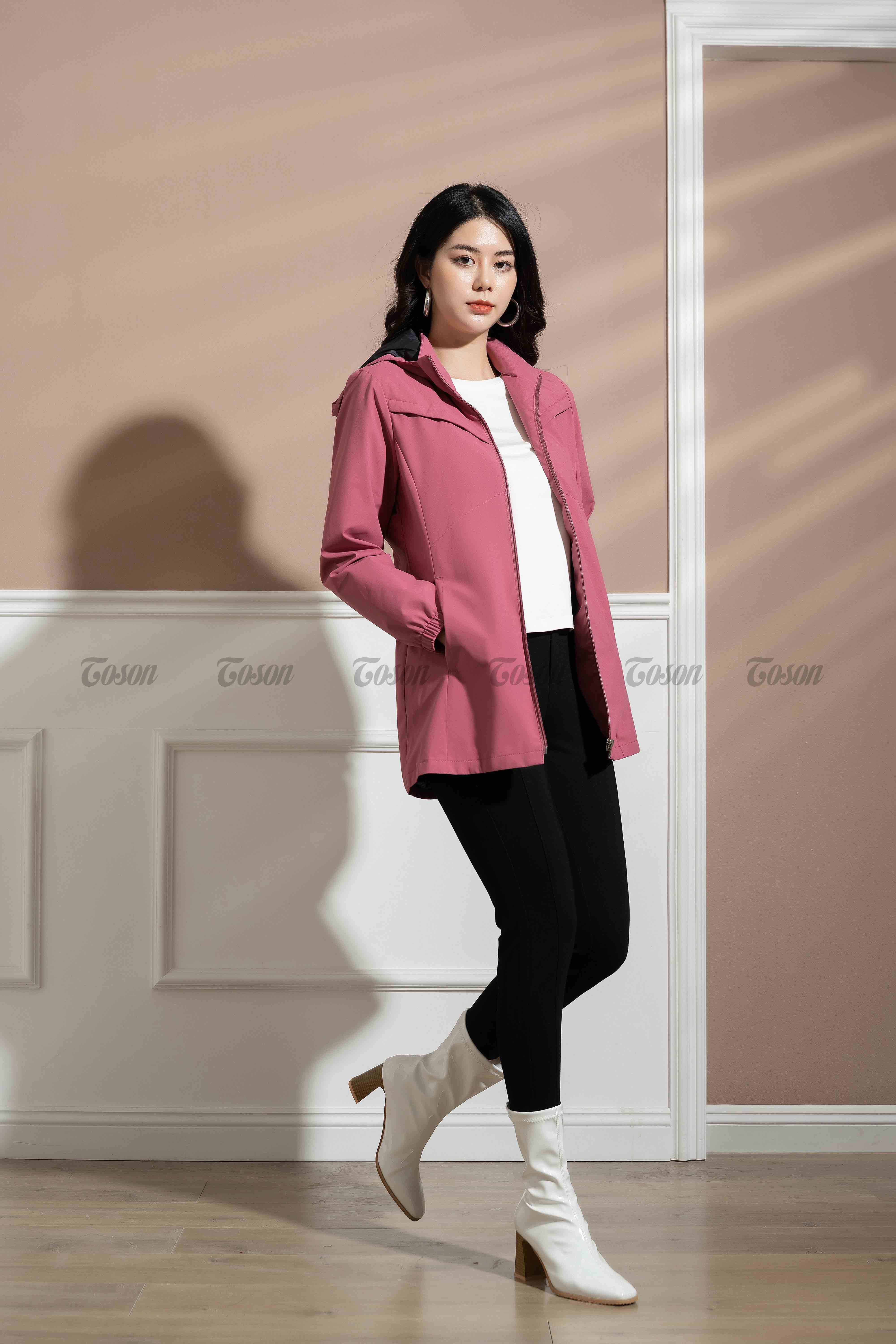 Áo khoác gió hồng đỗ dáng dài có mũ toson agd04p31