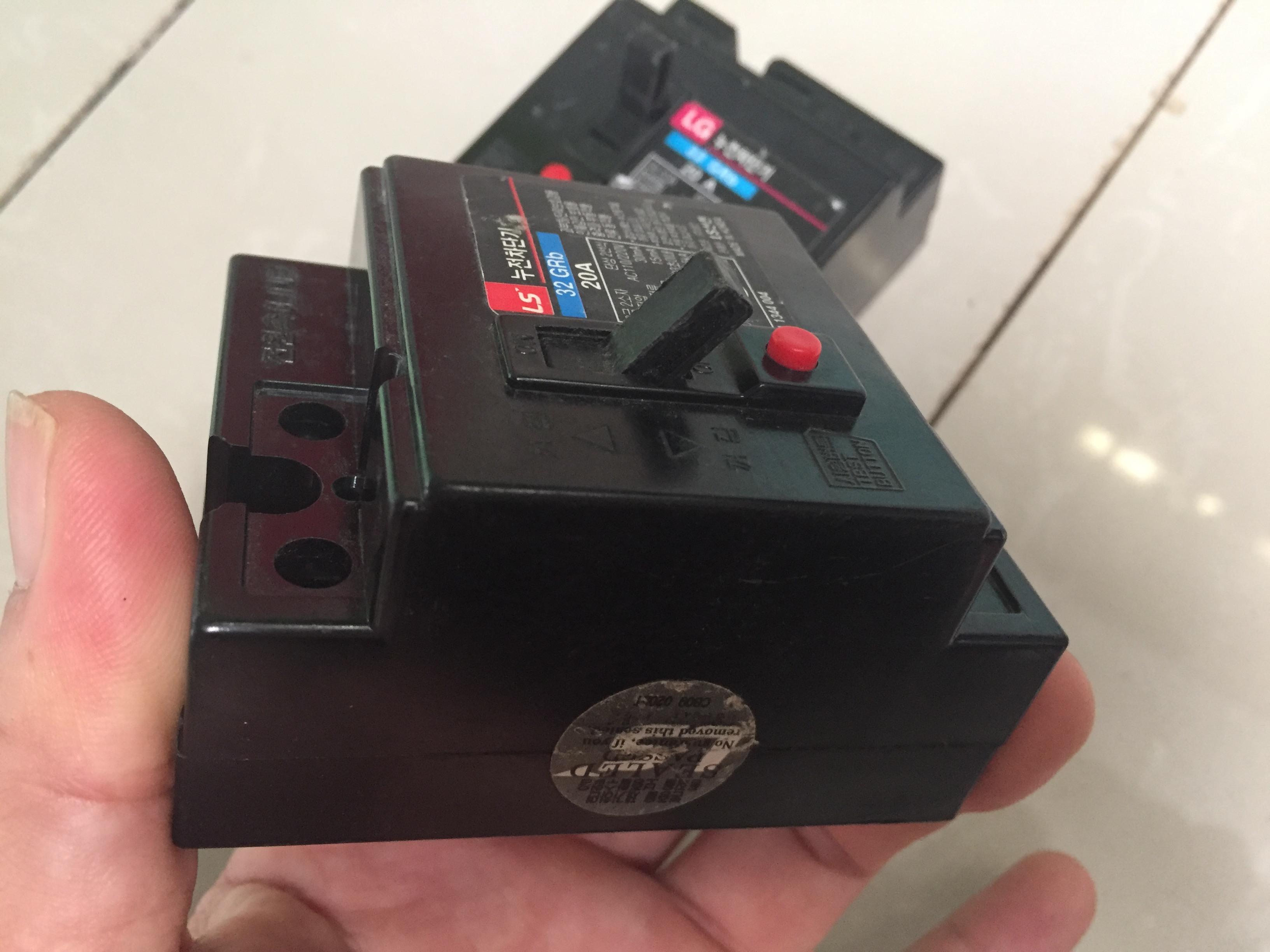 ELCB CB Cầu Dao Chống Giật Hàn Quốc LG 20A