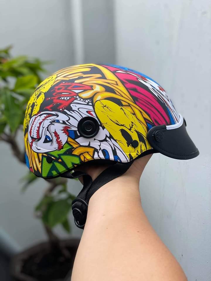 mũ bảo hiểm nhúng carbon mang phong cách trẻ trung làm 100%từ nhựa (free ship toàn quốc)