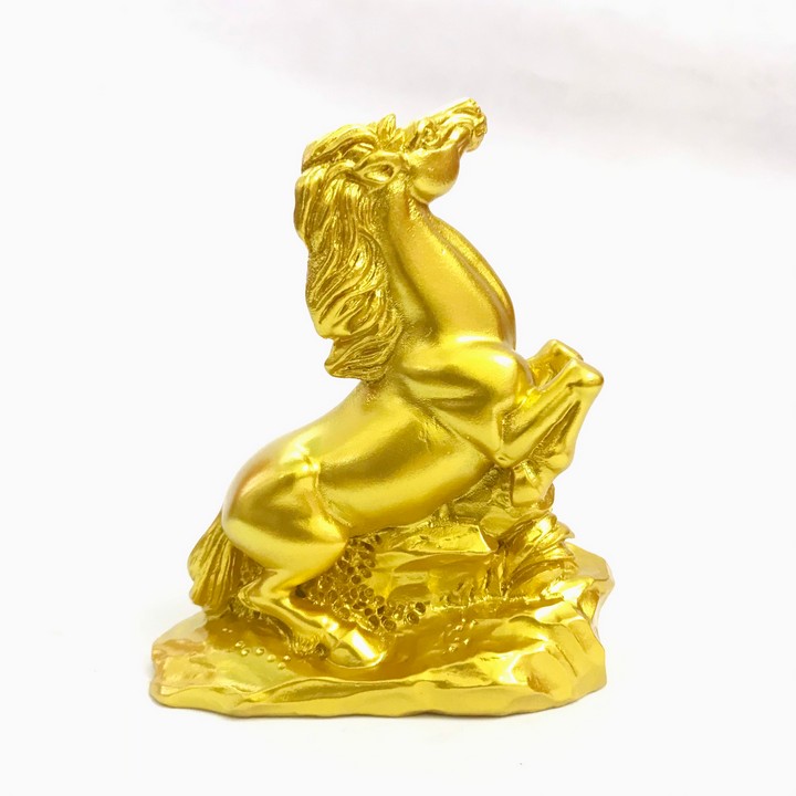 [HCM]Tượng Con Ngựa Vàng tượng con Ngựa bằng nhựa được phủ một lớp màu vàng độ bền màu và chắc chắn - SP005235