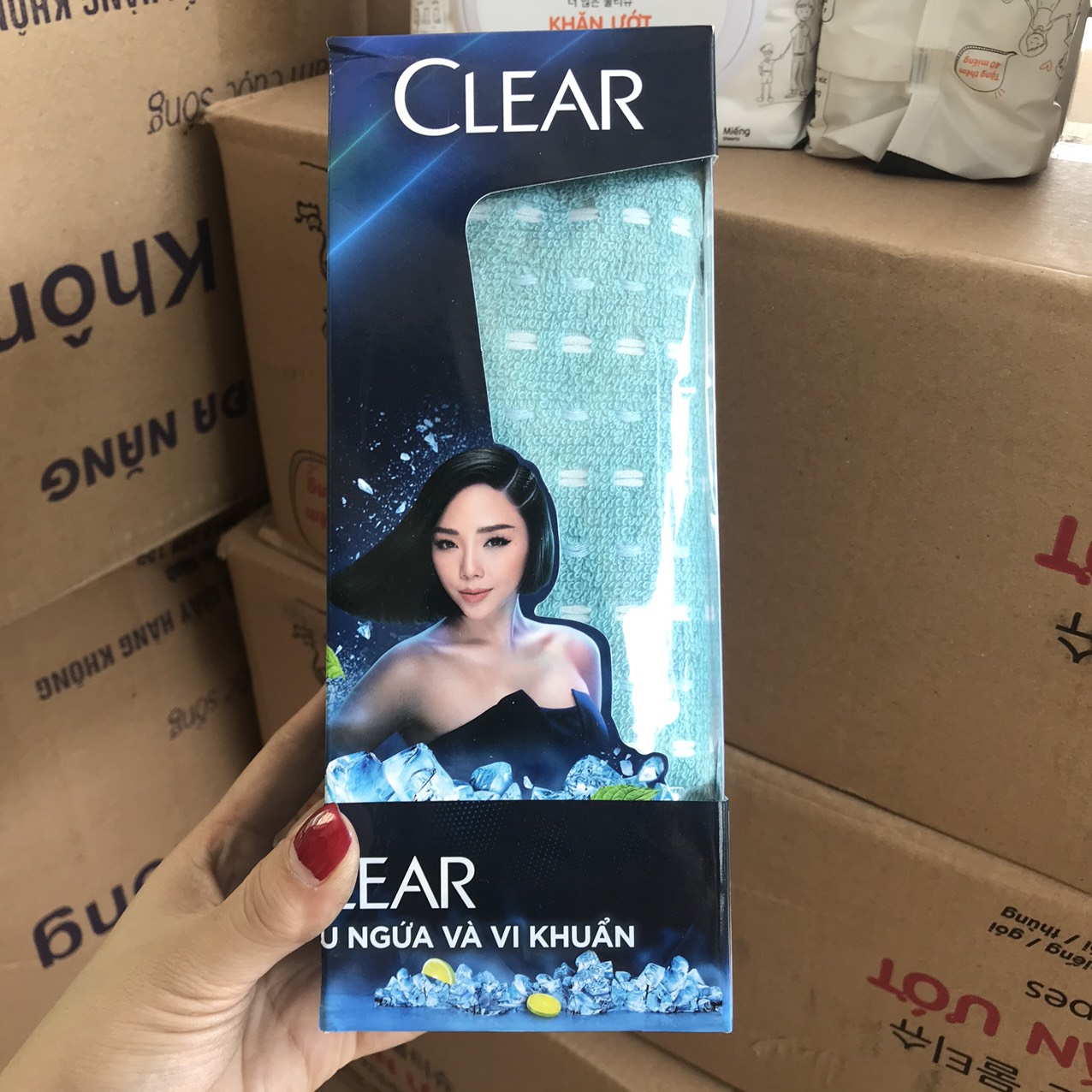 Khăn tắm clear 50-100cm màu xanh