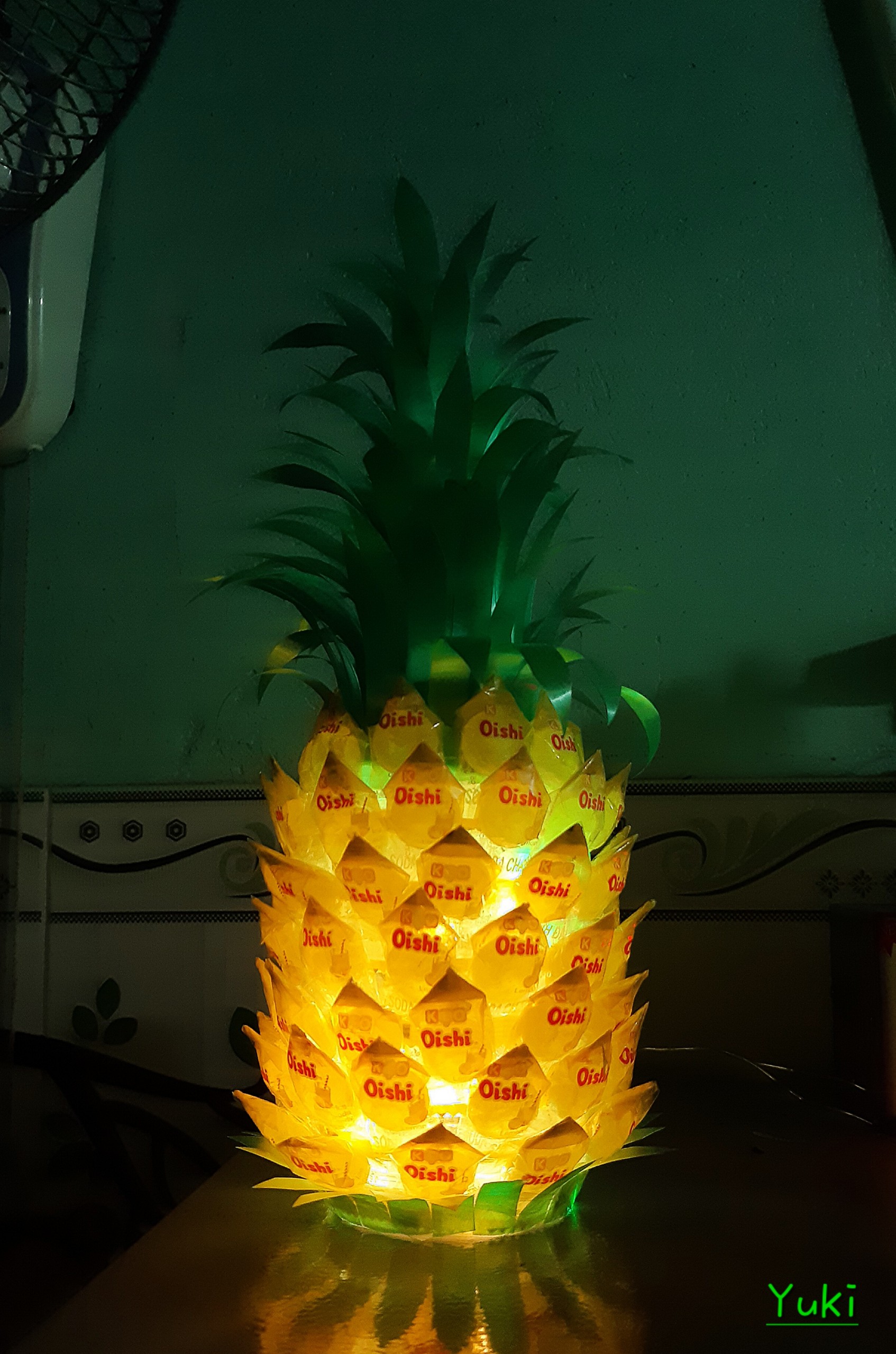 YUKI 🍍 Combo 2 Trái thơm tài lộc bằng kẹo Oshi làm quà tặng, trưng Lễ Tết CÓ ĐÈN Chưng Tết