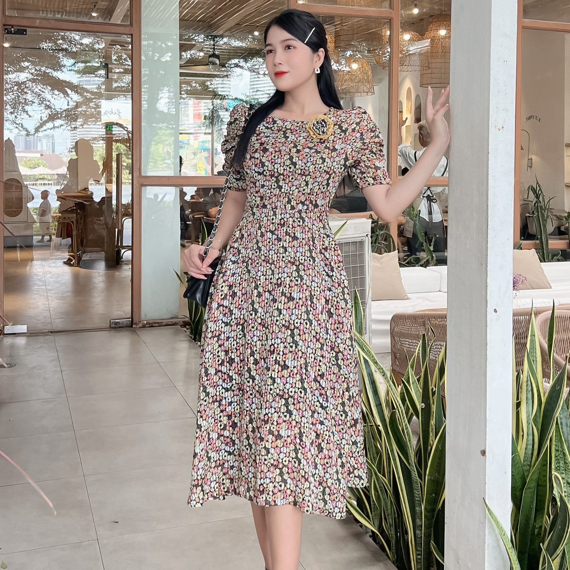 Đầm thiết kế dáng xòe cổ tròn đính hoa ngực K220