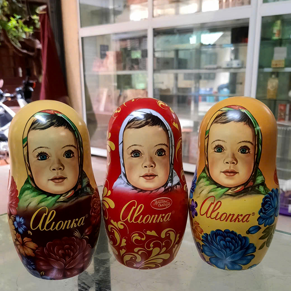 Kẹo búp bê Nga Alionka nhập khẩu – Hương vị socola sữa huyền thoại