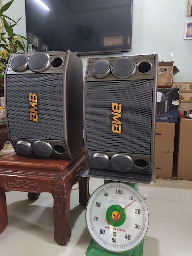 Loa karaoke và nghe nhạc BMB CSX 850 SE, loại 4 ttreb trên 1 thùng loa