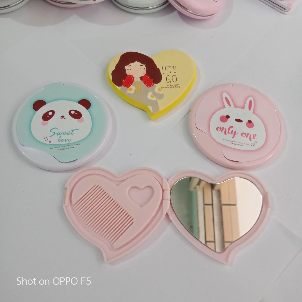 Gương mini dễ thương - có lược PHỤ KIỆN 68 (ngẫu nhiên)
