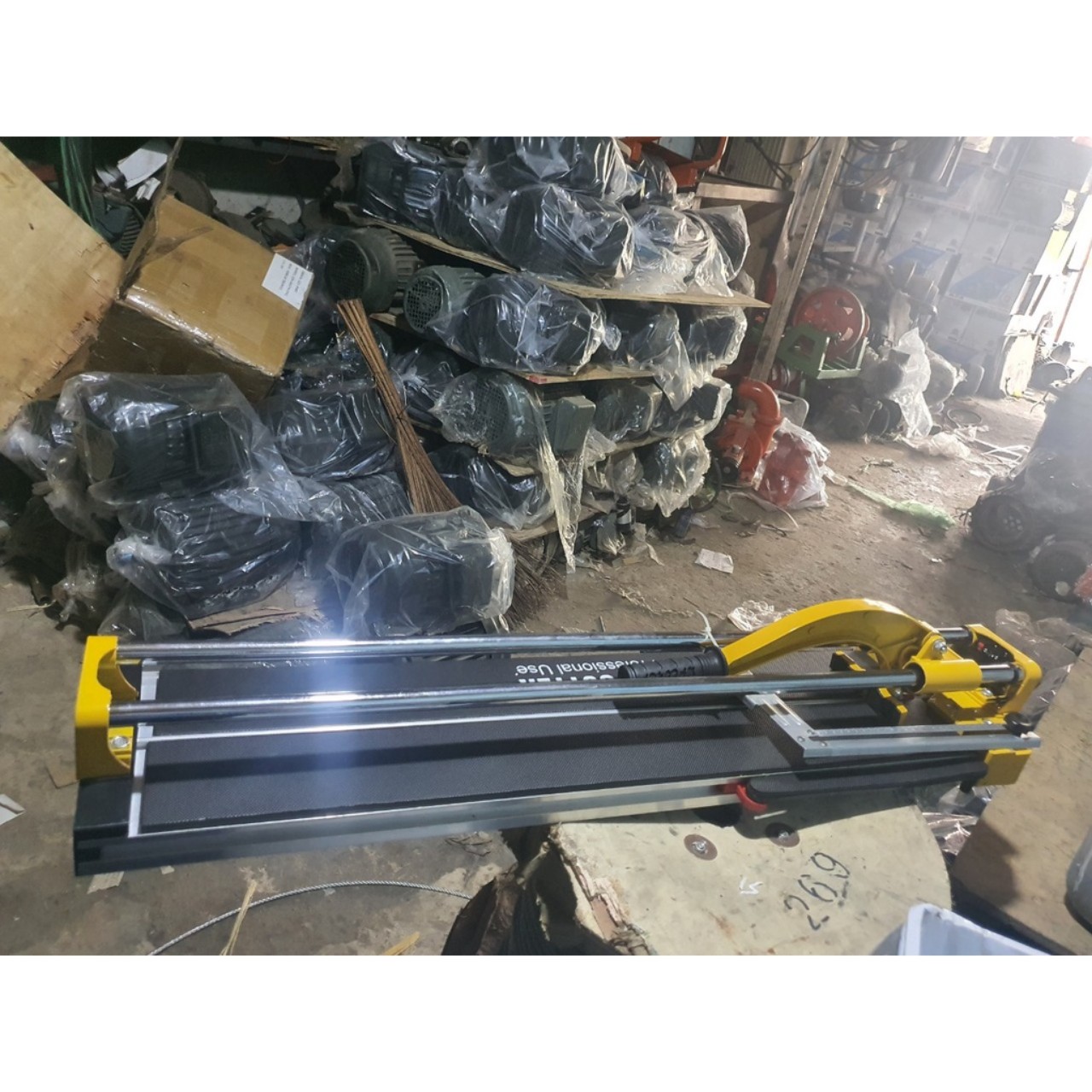 Bàn cắt gạch men 2 thanh  8 tấc  Tile  Cutter- có  tia  laser