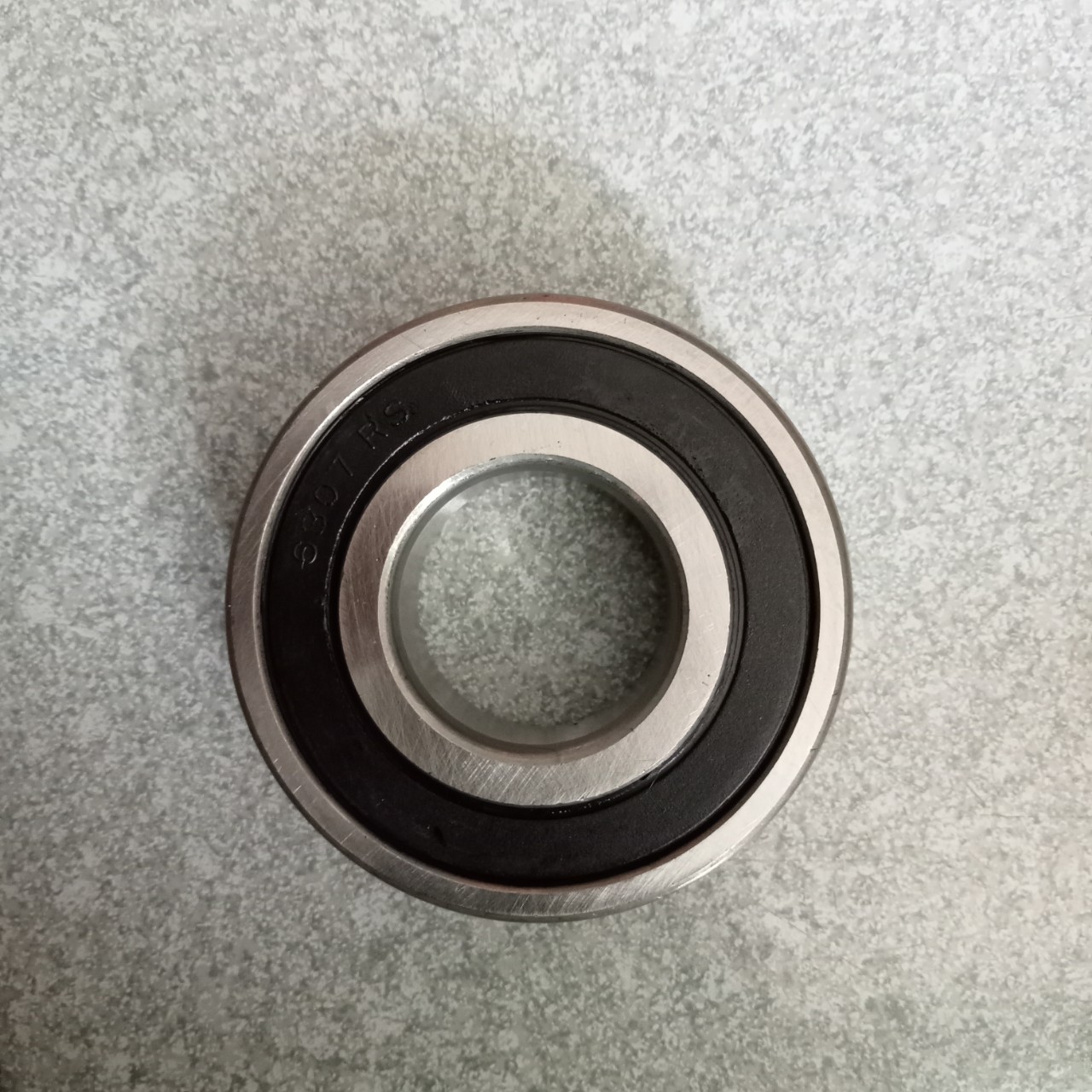 Vòng bi 6002 vận hành êm ái trơn xoay đều vòng bi trục hoặc bánh xe hoạt động siêu bền