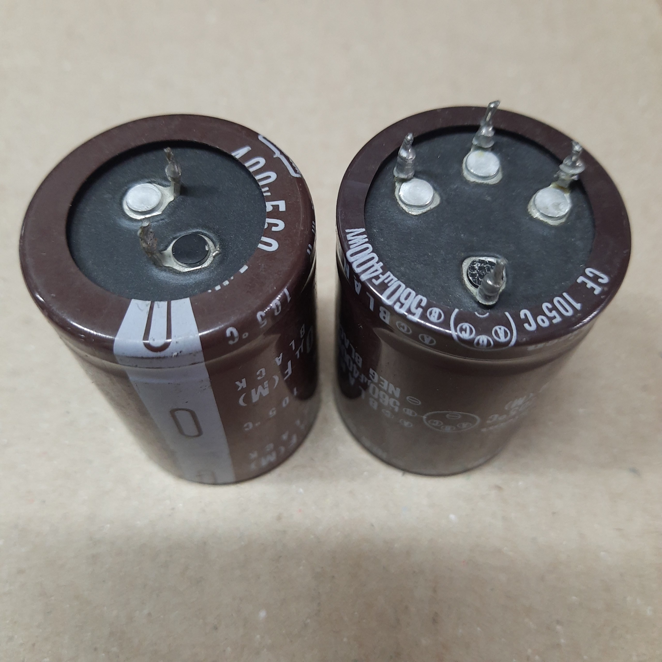 Tụ điện 400v560uf nippon 560uf 400v; 560uf400wv nichicon 560uf 400v tháo máy