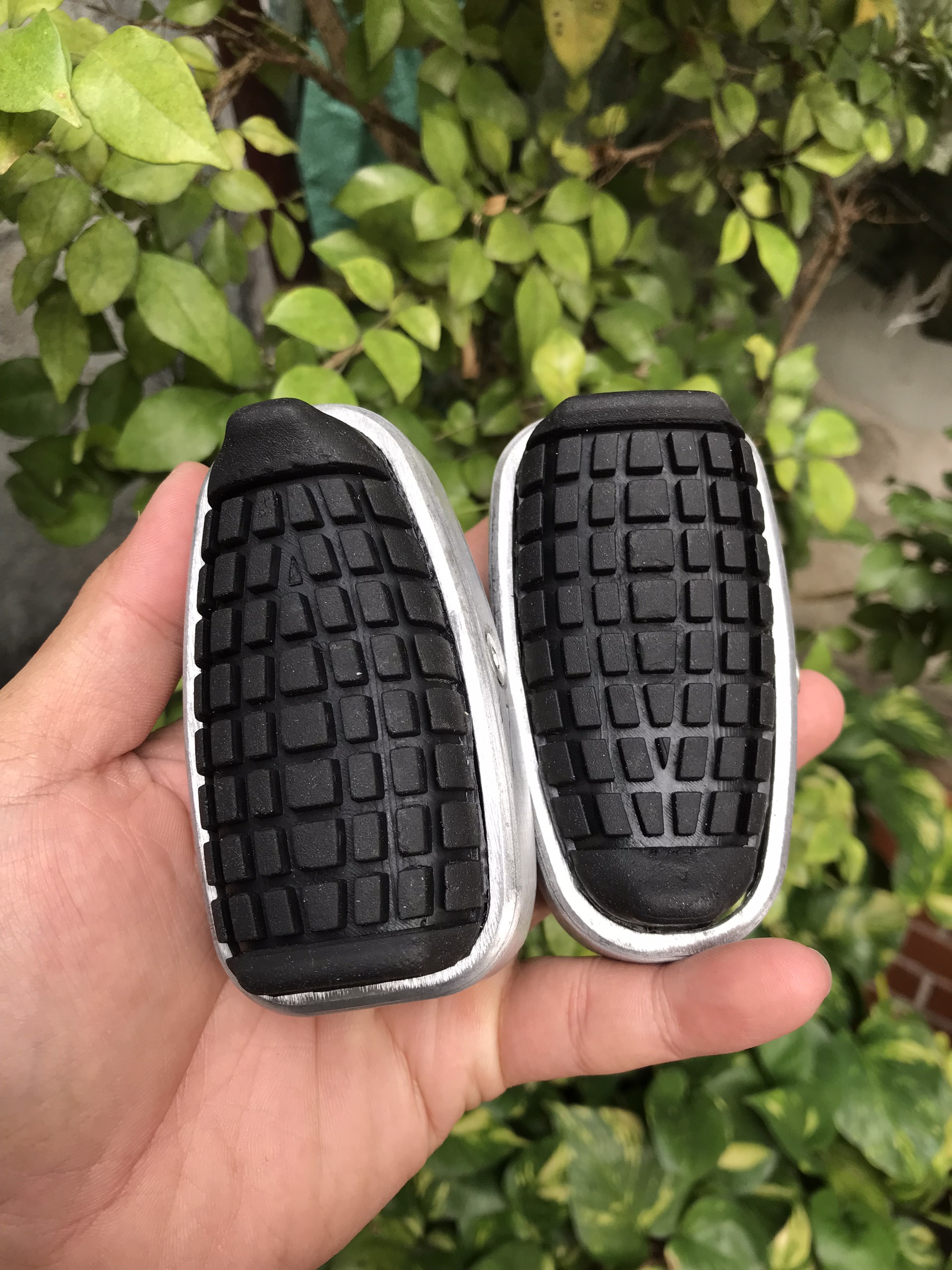 GÁC CHÂN CUB 125, GÁC CHÂN TRƯỚC CUB 125 LẮP CÁC LOẠI XE FUTURE LED WAVE DREAM SIRIUS