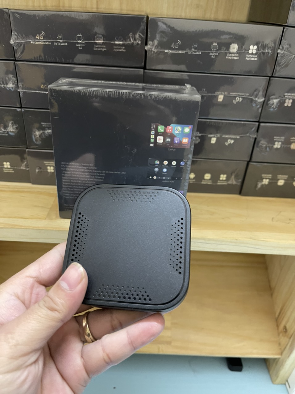 Android box cho ô tô - Chuyên cung cấp cho Khách lấy Sỉ, Android loại mới nhất hiện đại nhất năm 2021, Nhằm kích cầu shop giảm giá 1 thời gian sau đó giá sẽ tăng trở lại 6,5 triệu