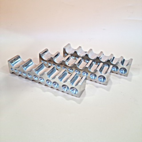 Bàn đáp inox dày, chụp inox dài