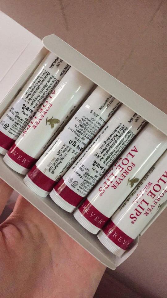 Combo 12 thỏi son dưỡng môi aloe lips - lô hội 022flp