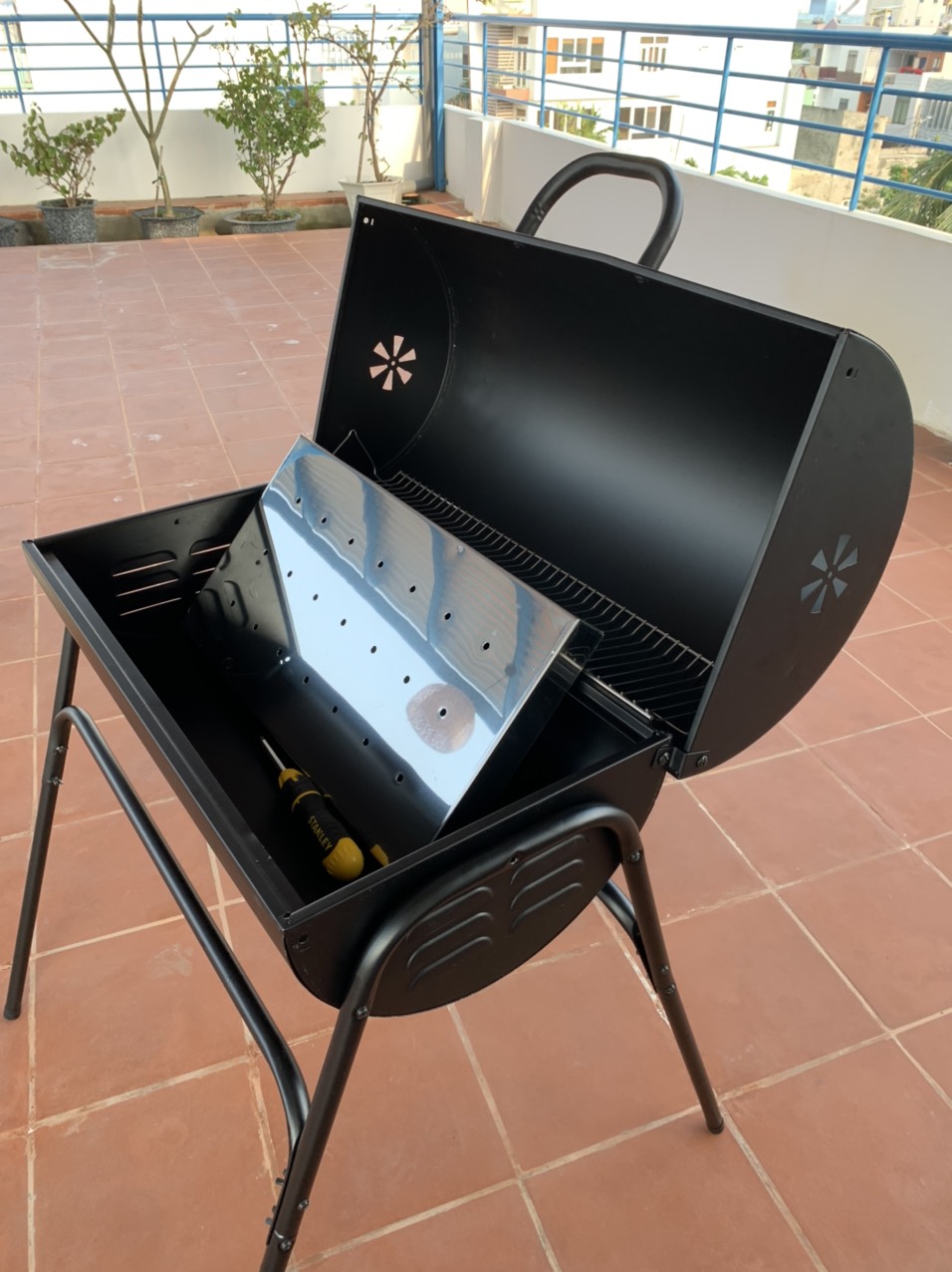 Bếp nướng ngoài trời Barrel Charcoal Barbecue Hàng cao cấp