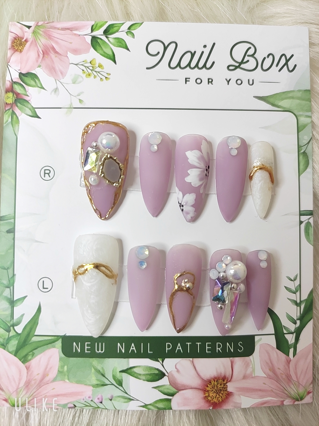 Nail box tông hồng tráng gương đính ngọc trai
