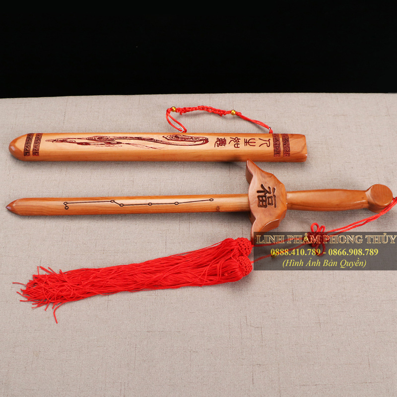 Kiếm gỗ đào tự nhiên - kiếm thất tinh 60cm