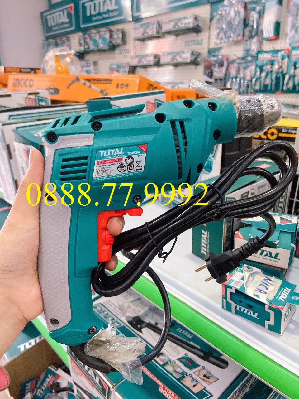 Máy khoan điện cầm tay total td4506e 450w, tốc độ 3200rpm, đầu khoan 6.5mm, khả năng khoan sắt 6mm, khoan gỗ 20mm