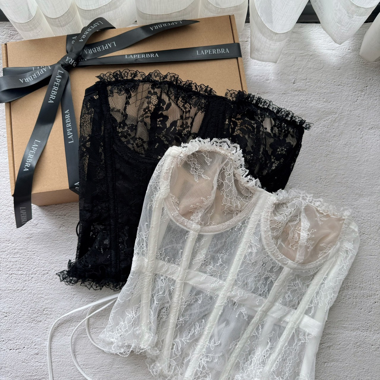 Áo corset ren viền bèo gợi cảm phía sau thắt dây hàng thiết kế la perbra - angel corset
