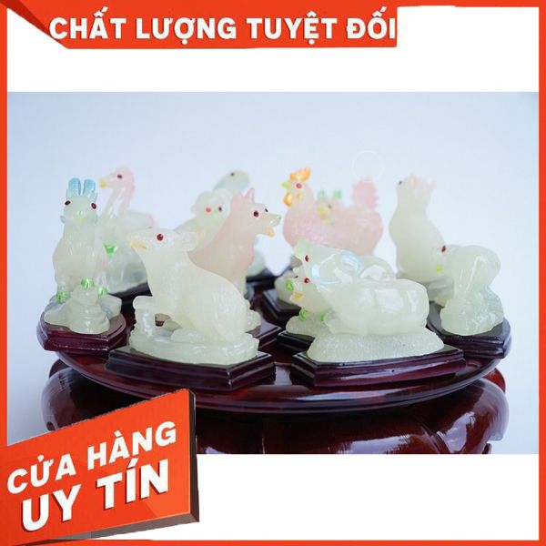 Tượng 12 con giáp dạ quang phát sáng trong đêm