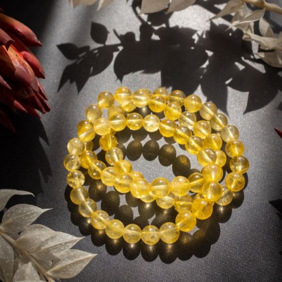 Vòng tay thạch anh vàng Citrine 8 li tự nhiên cho người mệnh Thổ và mệnh Kim