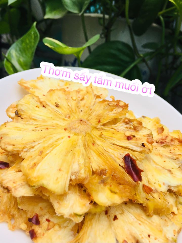 300 Thơm mật sấy tẩm muối ớt quê làm tự nhiên ngọt nhè nhẹ, thực phẩm đạt chất lượng tốt, sản phẩm chất lượng cam kết như hình
