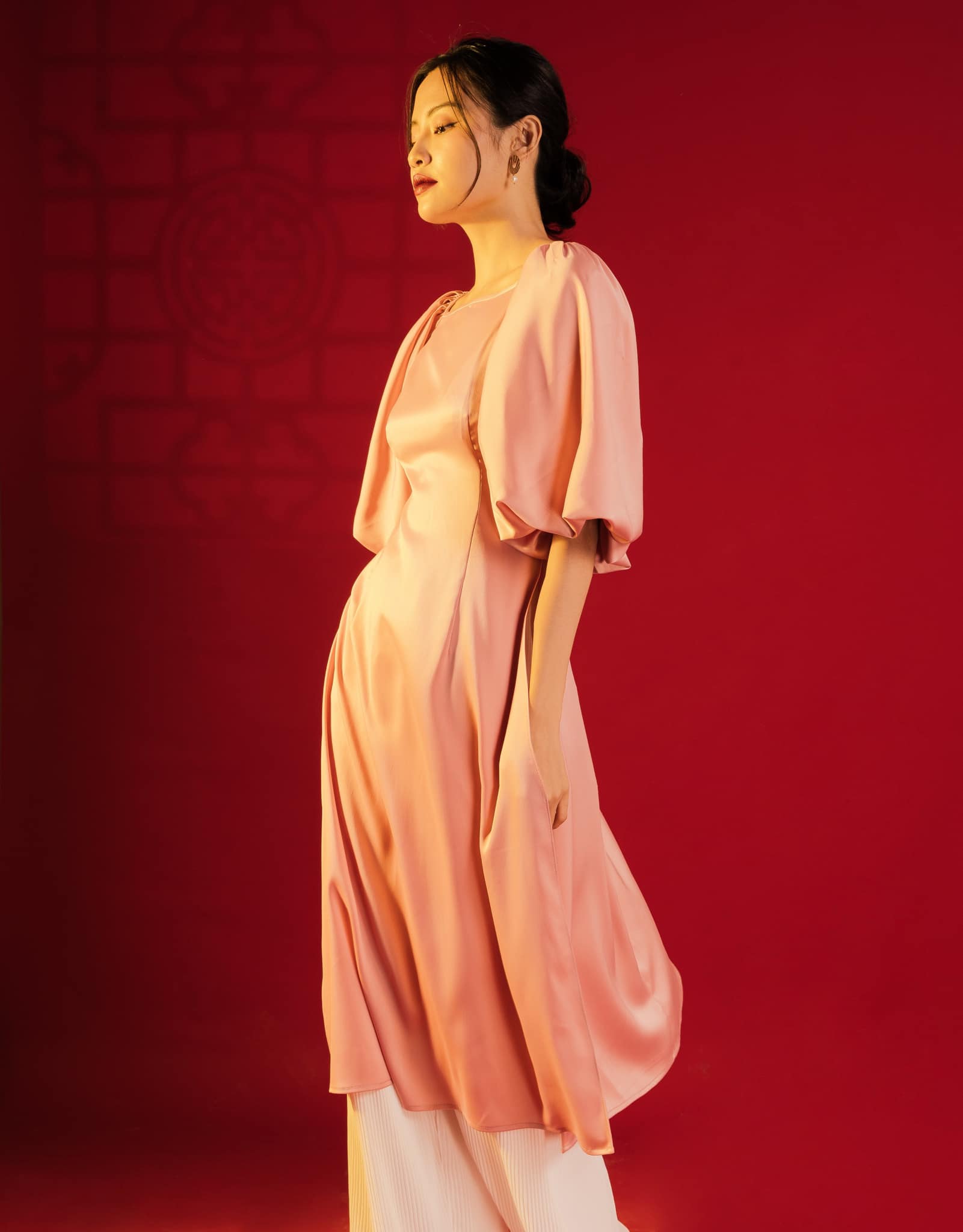 The19club - Quần áo dài lụa satin Liên